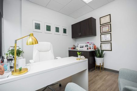 24-web-or-mls-Dr. Laura Valle - 625 Africa Rd-24